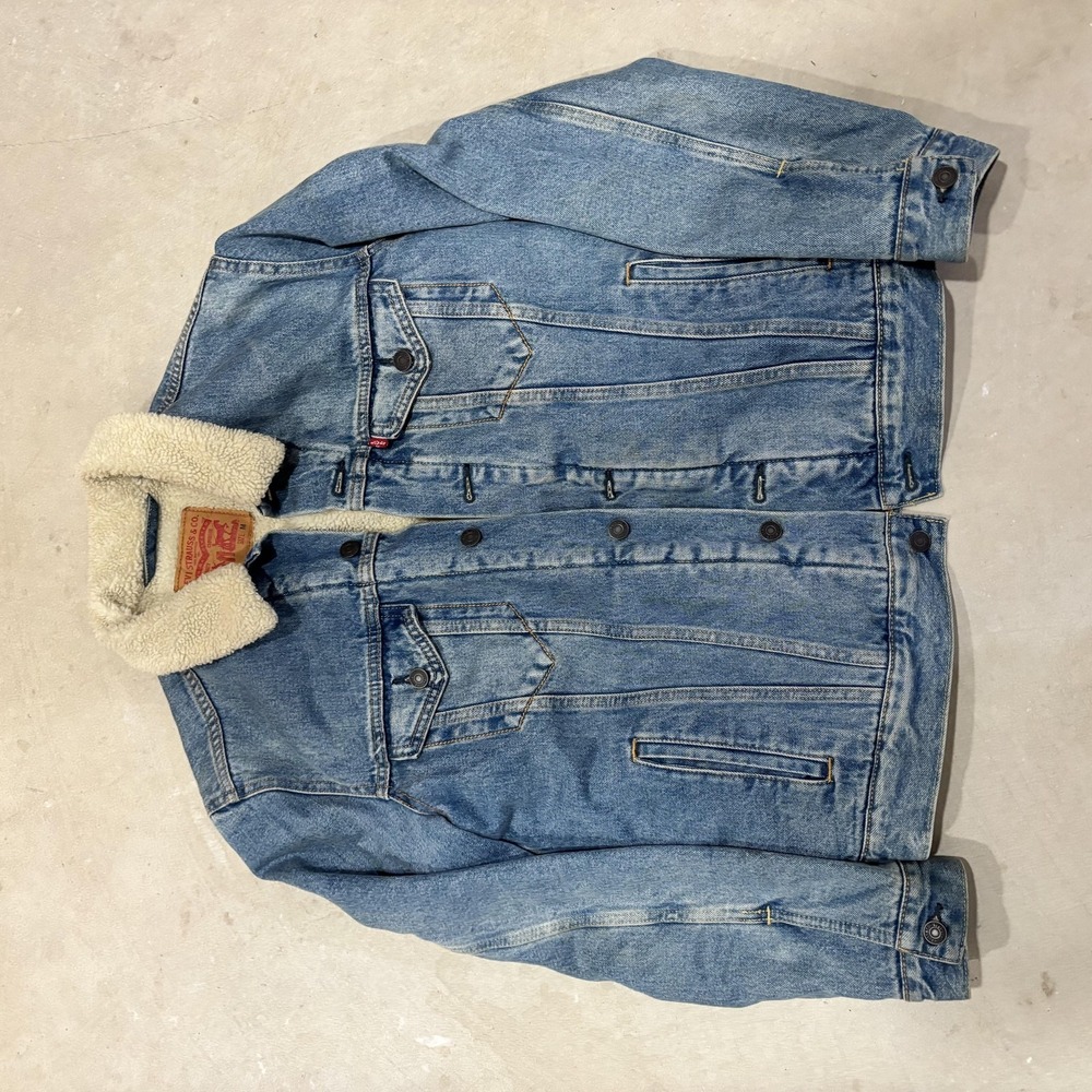 Levis Jacket Mens Medium Blue Sherpa Trucker Denim Lined‎ Button Front Western